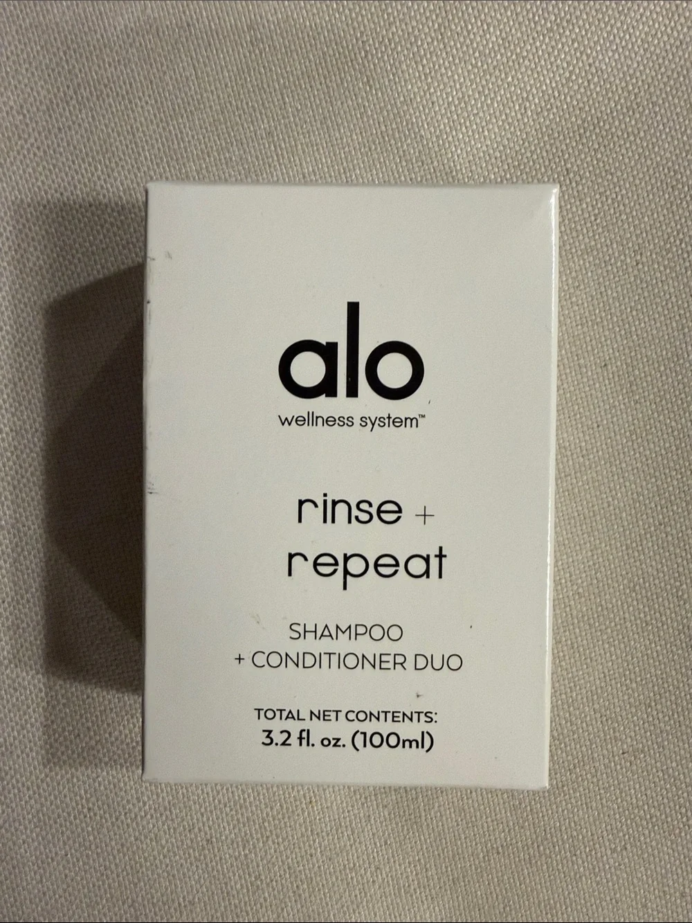 ALO Yoga Rinse + Repeat Shampoo & Conditioner Duo - White